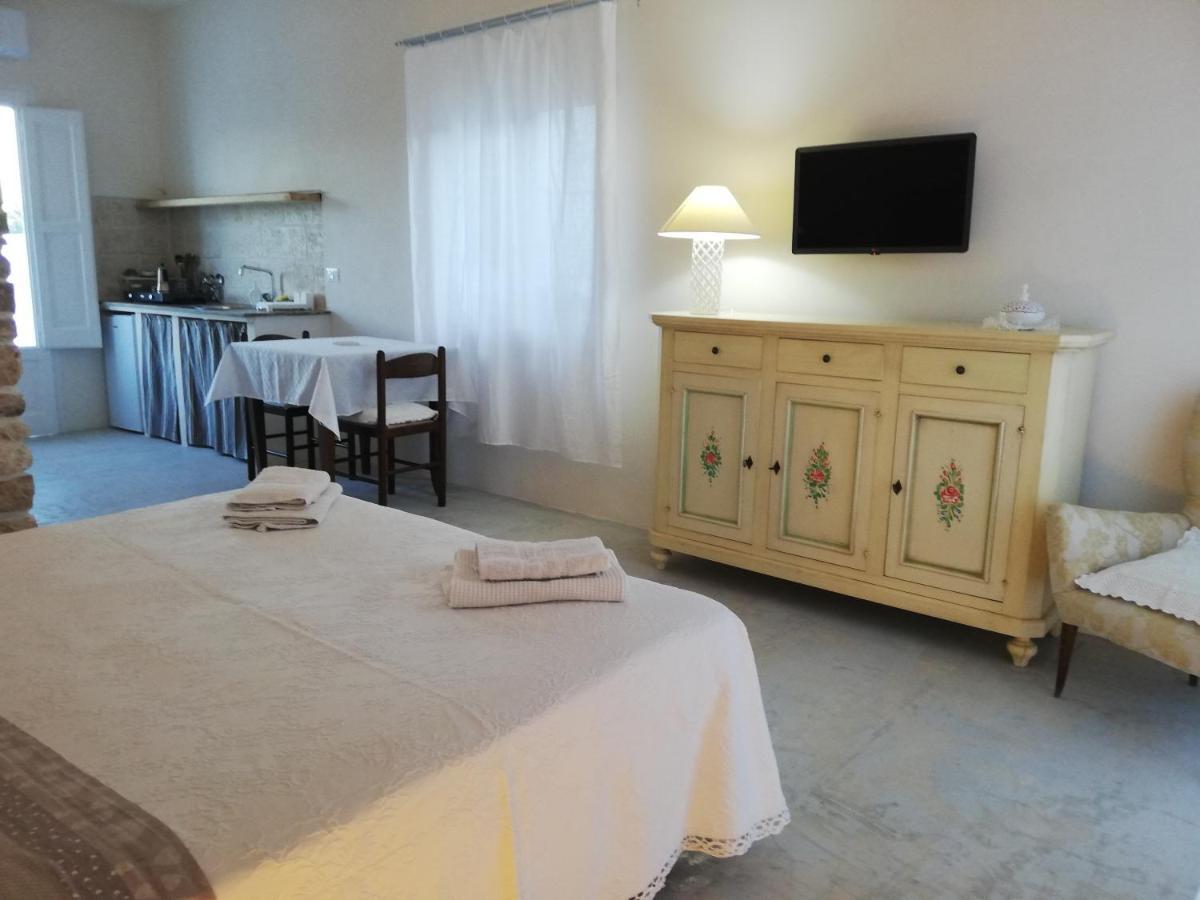 Holiday Home Trullo Antico Ostuni Ruang foto