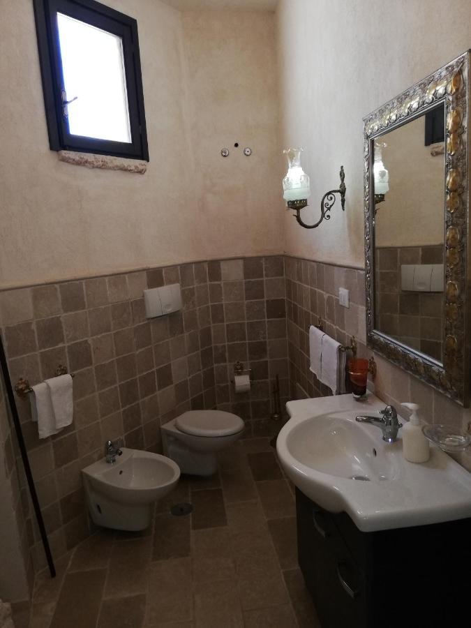 Holiday Home Trullo Antico Ostuni Ruang foto