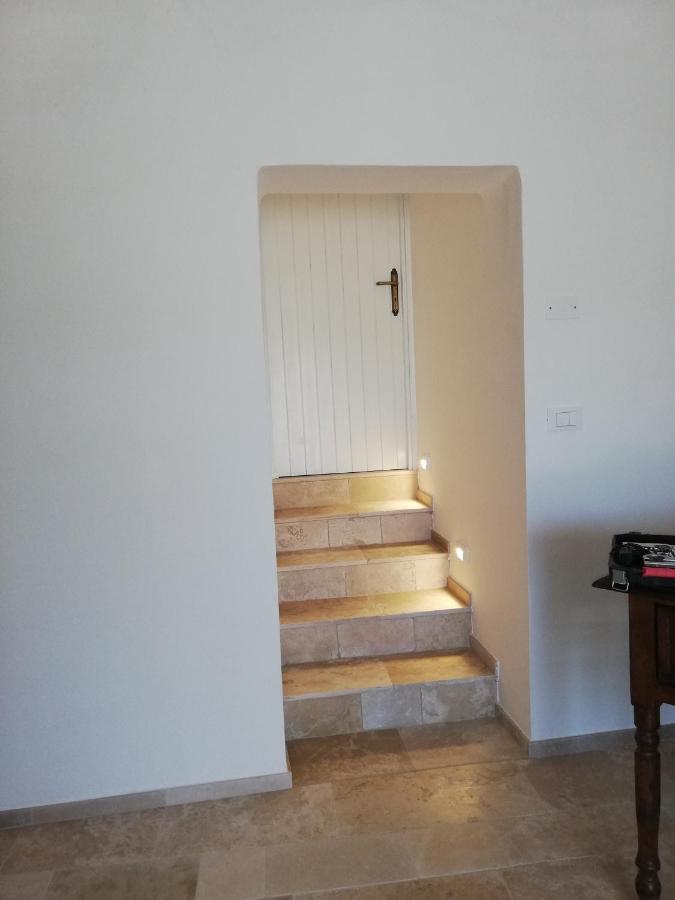 Holiday Home Trullo Antico Ostuni Ruang foto